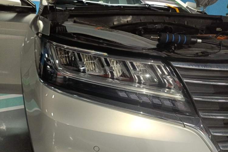 Used Roewe RX5 New Energy 2019 eRX5 50T Internet-Enhanced Flagship Edition Right Front Headlight