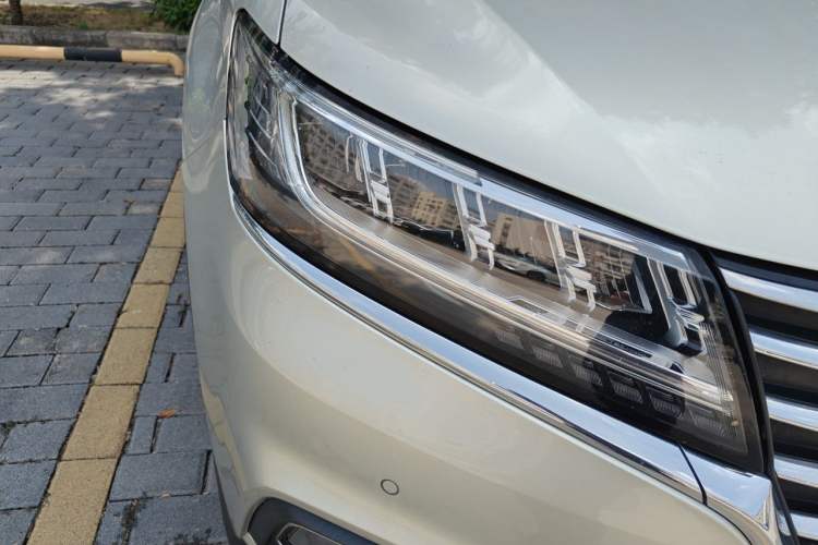 Used Roewe RX5 New Energy 2019 eRX5 50T Internet-Enhanced Flagship Edition Right Front Headlight