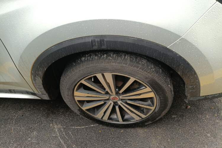 Used Roewe RX5 New Energy 2019 eRX5 50T 4G Connected Excellence Edition Right Front Wheel Hub