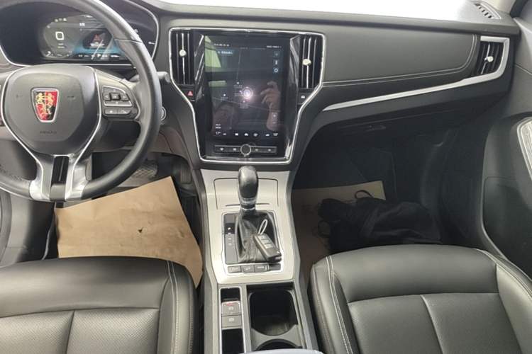 Used Roewe RX5 New Energy 2019 eRX5 50T Internet-Enhanced Flagship Edition Audio And AC Panel