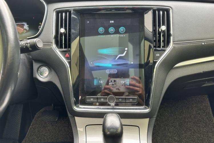 Used Roewe RX5 New Energy 2019 eRX5 50T Internet-Enhanced Flagship Edition Audio And AC Panel