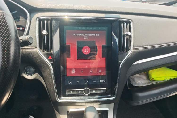 Used Roewe RX5 New Energy 2019 eRX5 50T 4G Connected Excellence Edition Audio And AC Panel