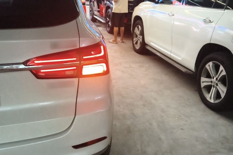 Used Roewe RX5 New Energy 2019 eRX5 50T Internet-Enhanced Flagship Edition Exterior 3