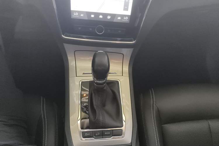 Used Roewe RX5 New Energy 2019 eRX5 50T Internet-Enhanced Flagship Edition Gear Lever