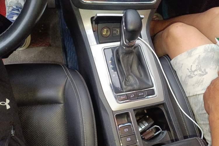 Used Roewe RX5 New Energy 2019 eRX5 50T Internet-Enhanced Flagship Edition Gear Lever