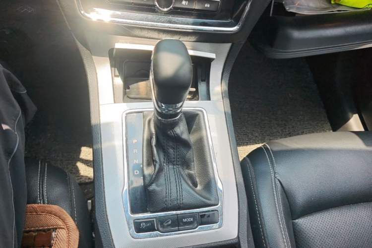 Used Roewe RX5 New Energy 2019 eRX5 50T 4G Connected Excellence Edition Gear Lever