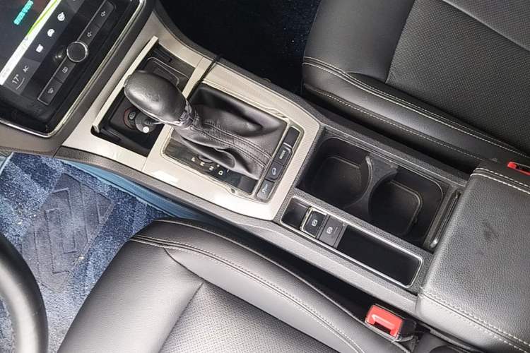 Used Roewe RX5 New Energy 2019 eRX5 50T Internet-Enhanced Flagship Edition Gear Lever