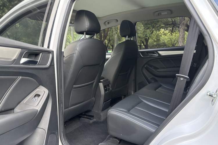 Used Roewe RX5 New Energy 2019 eRX5 50T 4G Connected Excellence Edition Interior 10