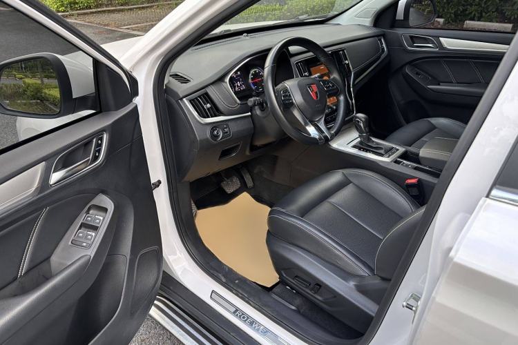 Used Roewe RX5 New Energy 2019 eRX5 50T 4G Connected Excellence Edition Interior 2