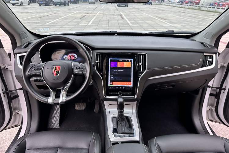 Used Roewe RX5 New Energy 2019 eRX5 50T Internet-Enhanced Flagship Edition Interior 3