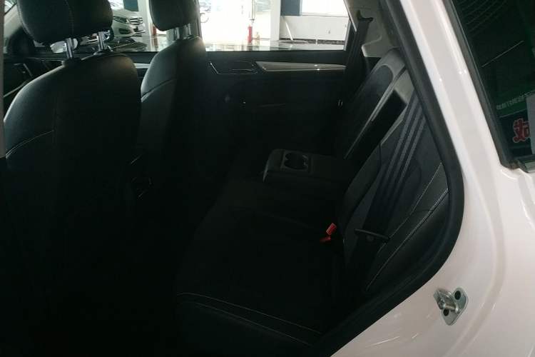 Used Roewe RX5 New Energy 2019 eRX5 50T Internet Superior Smart Edition Interior 4