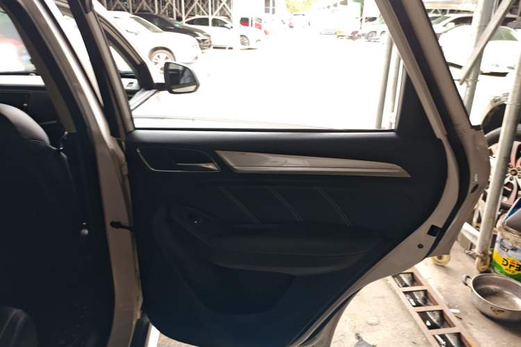 Used Roewe RX5 New Energy 2019 eRX5 50T Internet-Enhanced Flagship Edition Interior 6