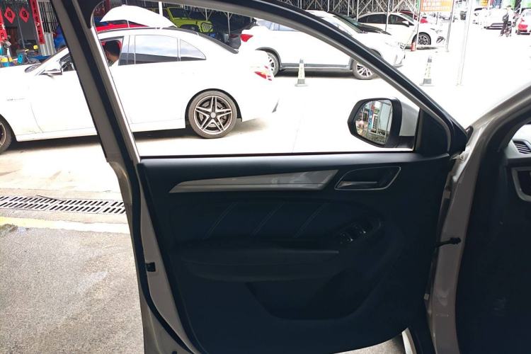 Used Roewe RX5 New Energy 2019 eRX5 50T Internet-Enhanced Flagship Edition Interior 7
