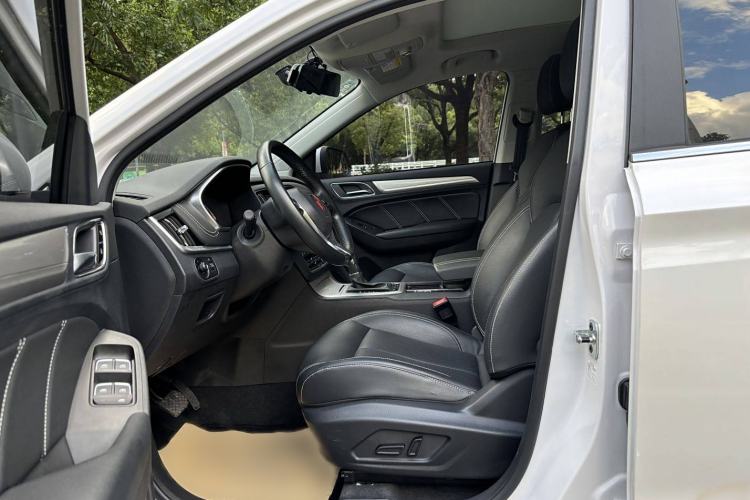 Used Roewe RX5 New Energy 2019 eRX5 50T 4G Connected Excellence Edition Interior 7