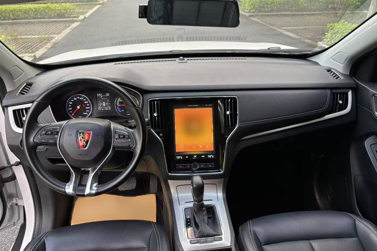Used Roewe RX5 New Energy 2019 eRX5 50T 4G Connected Excellence Edition Interior 8