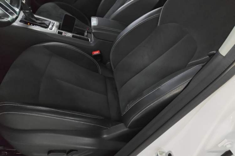 Used Roewe RX5 New Energy 2019 eRX5 50T Internet Superior Smart Edition Left Front Seat