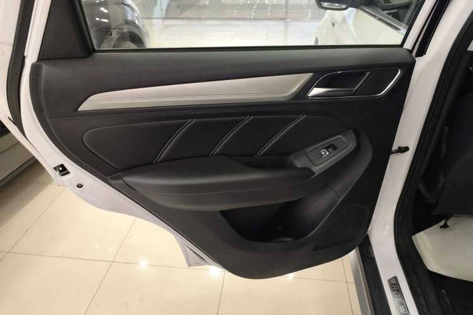 Used Roewe RX5 New Energy 2019 eRX5 50T Internet-Enhanced Flagship Edition Left Rear Door Interior