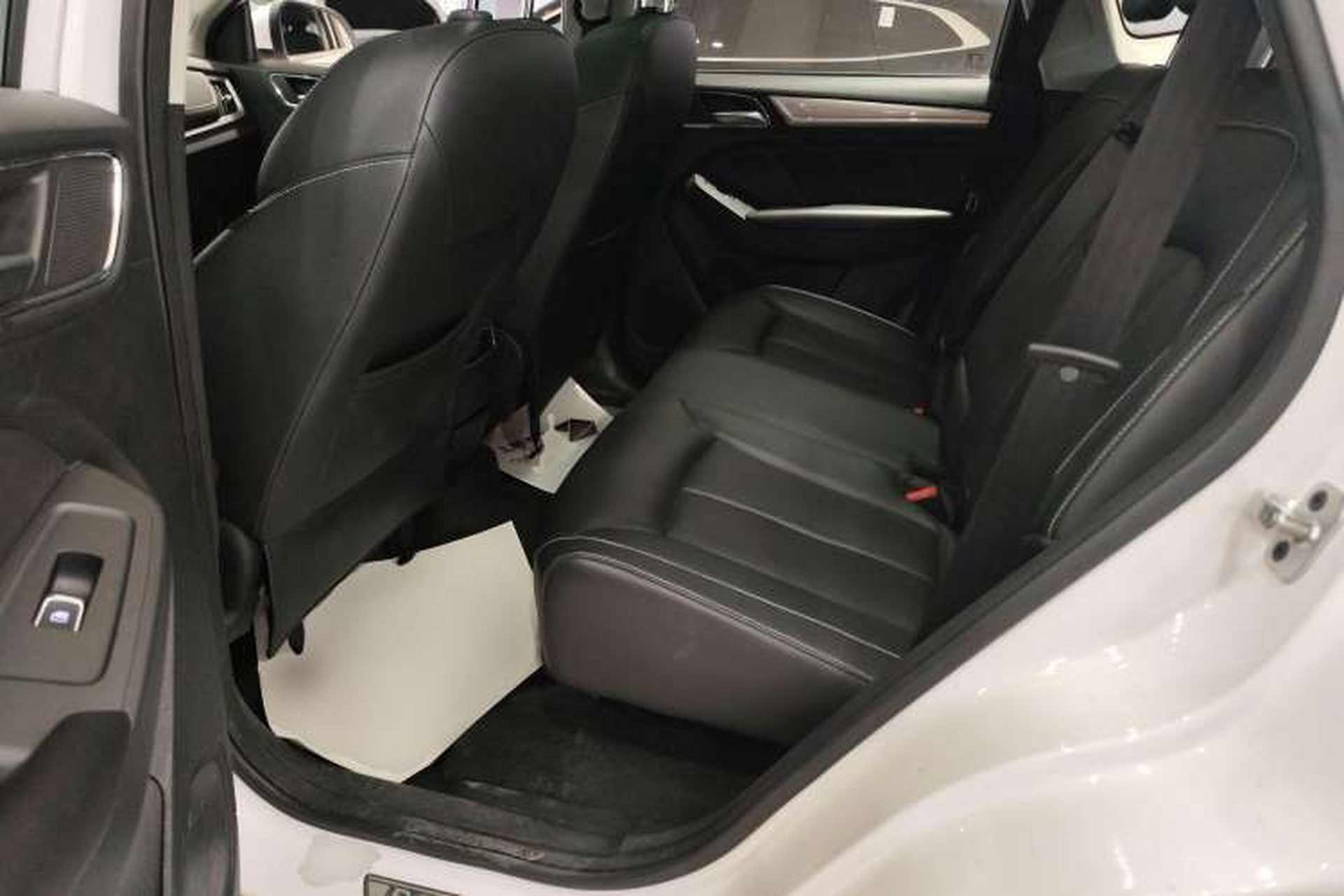 Used Roewe RX5 New Energy 2019 eRX5 50T Internet-Enhanced Flagship Edition Left Rear Seat
