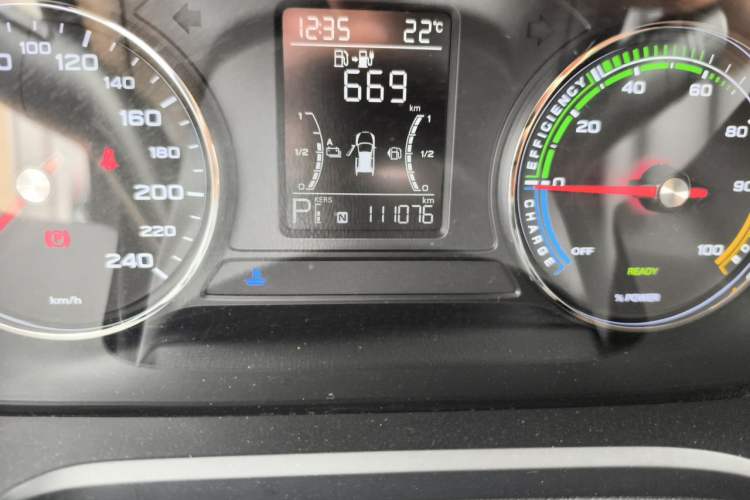 Used Roewe RX5 New Energy 2019 eRX5 50T 4G Connected Excellence Edition Odometer Close Up