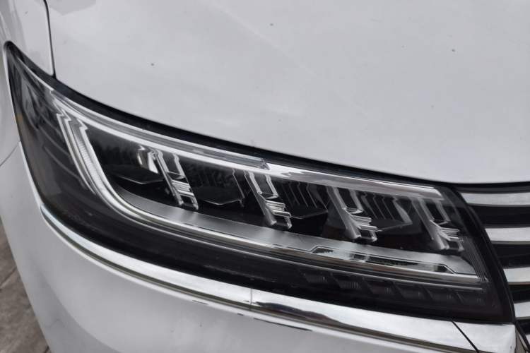 Used Roewe RX5 New Energy 2019 eRX5 50T 4G Connected Excellence Edition Right Front Headlight
