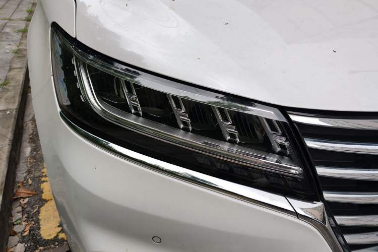 Used Roewe RX5 New Energy 2019 eRX5 50T Internet-Enhanced Flagship Edition Right Front Headlight
