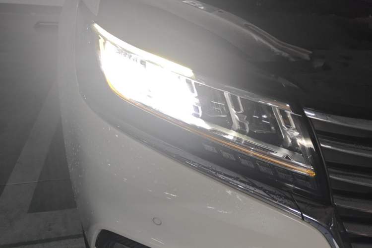 Used Roewe RX5 New Energy 2019 eRX5 50T Internet-Enhanced Flagship Edition Right Front Headlight