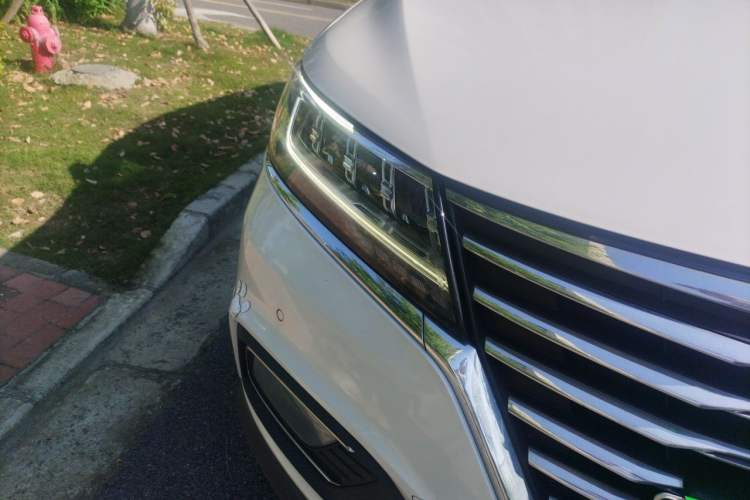 Used Roewe RX5 New Energy 2019 eRX5 50T Internet-Enhanced Flagship Edition Right Front Headlight