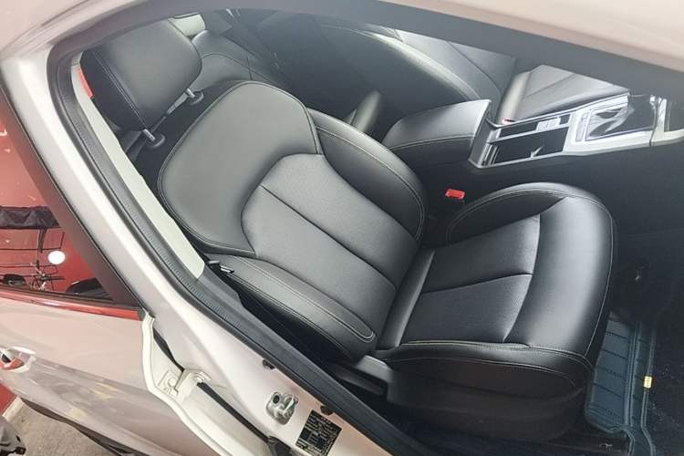 Used Roewe RX5 New Energy 2019 eRX5 50T Internet-Enhanced Flagship Edition Right Front Seat