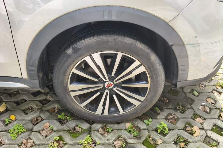 Used Roewe RX5 New Energy 2019 eRX5 50T Internet Superior Smart Edition Right Front Wheel Hub