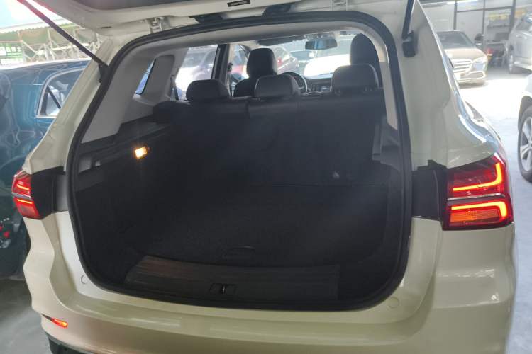 Used Roewe RX5 New Energy 2019 eRX5 50T Internet-Enhanced Flagship Edition Trunk