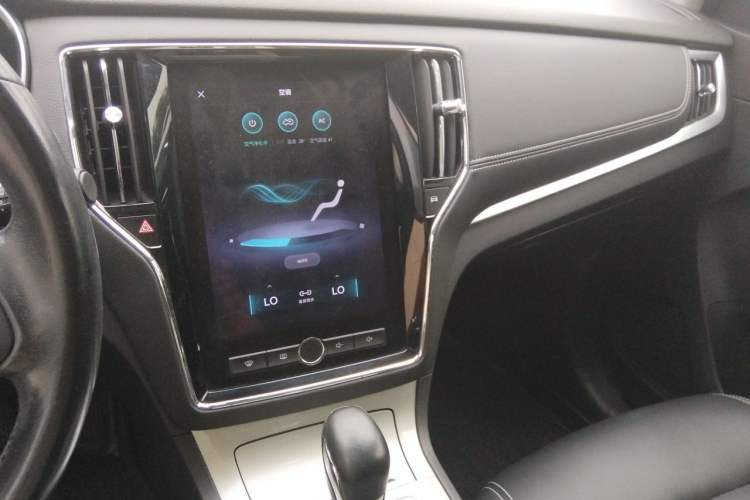 Used Roewe RX5 New Energy 2019 eRX5 50T Internet-Enhanced Flagship Edition Audio And AC Panel