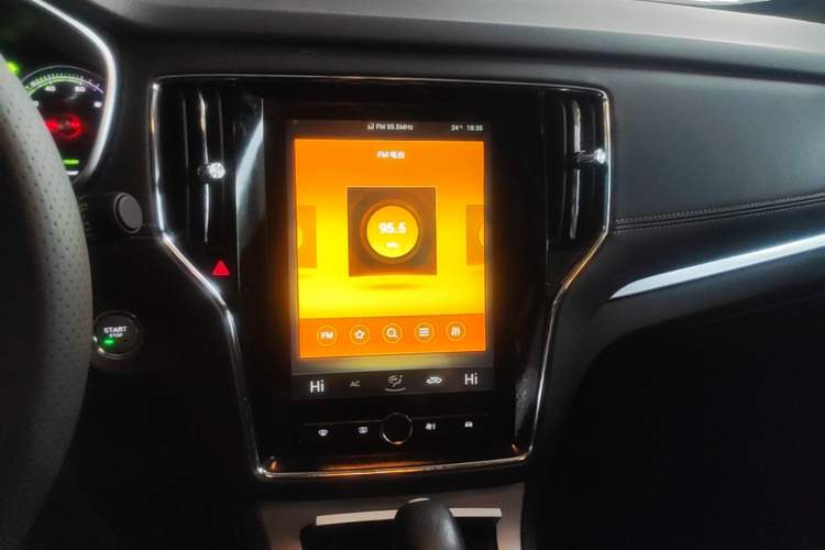 Used Roewe RX5 New Energy 2019 eRX5 50T 4G Connected Excellence Edition Audio And AC Panel
