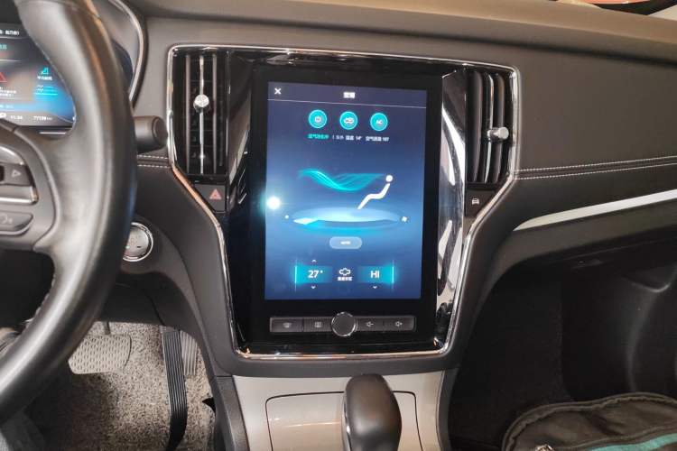 Used Roewe RX5 New Energy 2019 eRX5 50T Internet-Enhanced Flagship Edition Audio And AC Panel