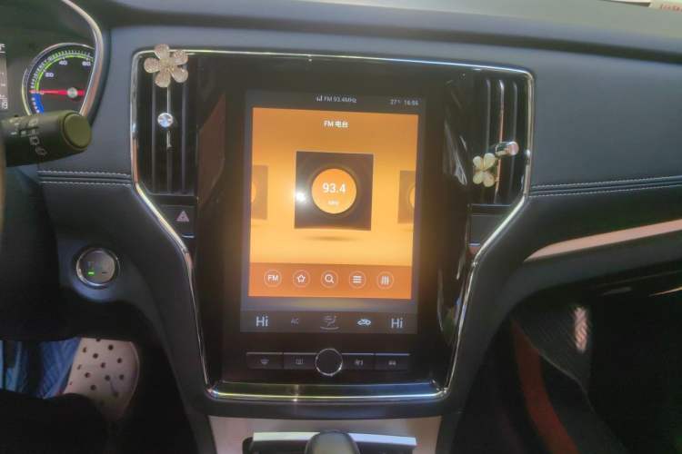Used Roewe RX5 New Energy 2019 eRX5 50T 4G Connected Excellence Edition Audio And AC Panel