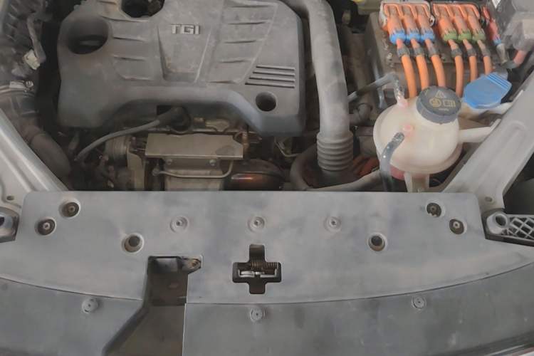 Used Roewe RX5 New Energy 2019 eRX5 50T Internet Superior Smart Edition Engine Bay