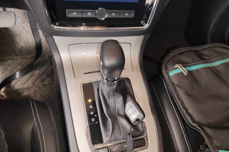 Used Roewe RX5 New Energy 2019 eRX5 50T Internet-Enhanced Flagship Edition Gear Lever