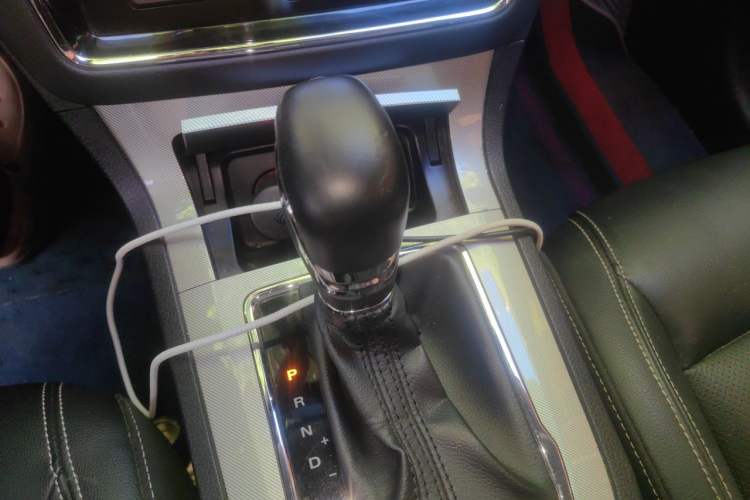 Used Roewe RX5 New Energy 2019 eRX5 50T 4G Connected Excellence Edition Gear Lever