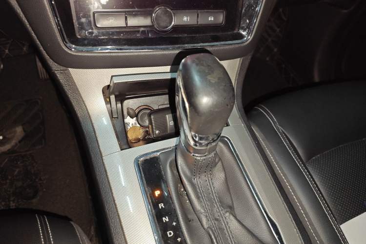 Used Roewe RX5 New Energy 2019 eRX5 50T 4G Connected Excellence Edition Gear Lever