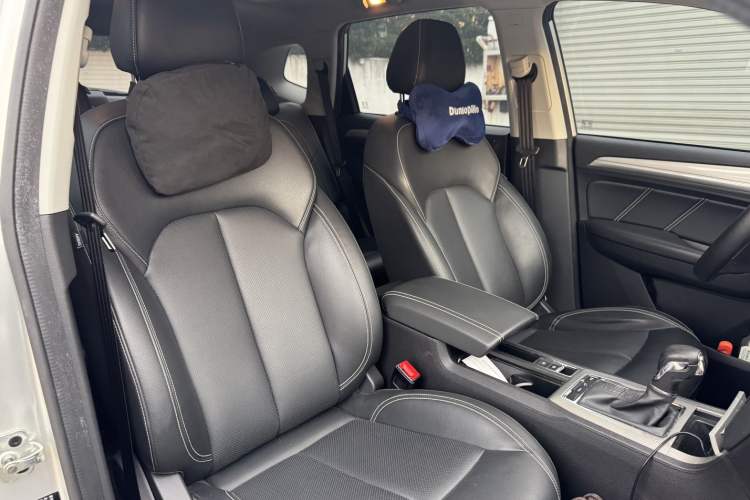 Used Roewe RX5 New Energy 2019 eRX5 50T Internet-Enhanced Flagship Edition Interior 2