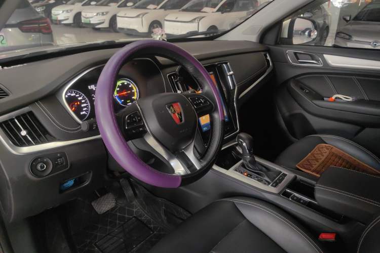 Used Roewe RX5 New Energy 2019 eRX5 50T 4G Connected Excellence Edition Interior 3
