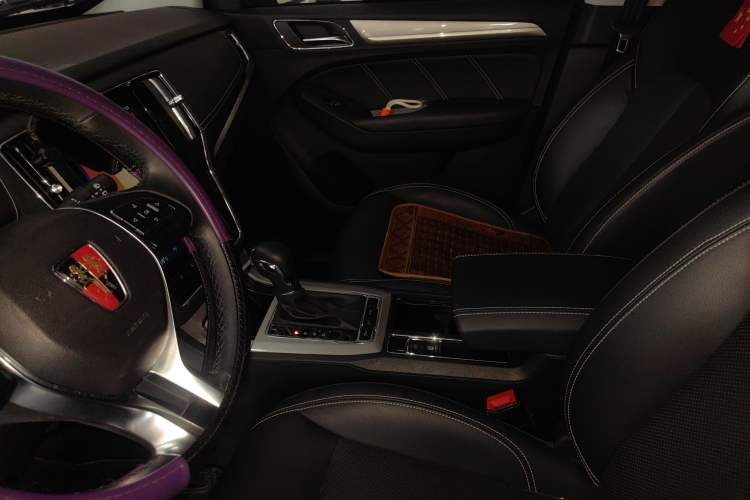 Used Roewe RX5 New Energy 2019 eRX5 50T 4G Connected Excellence Edition Interior 5