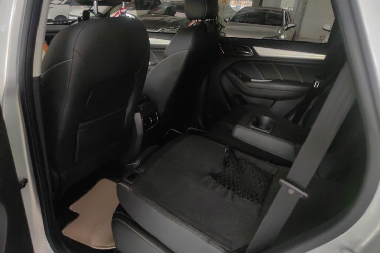 Used Roewe RX5 New Energy 2019 eRX5 50T 4G Connected Excellence Edition Interior 6