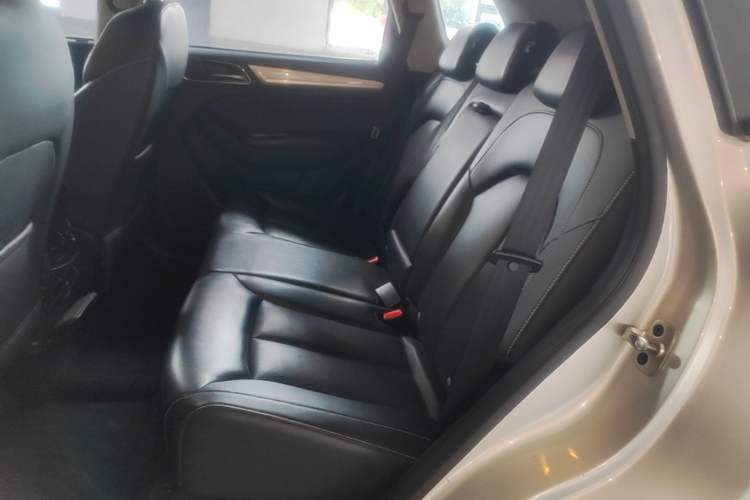 Used Roewe RX5 New Energy 2019 eRX5 50T 4G Connected Excellence Edition Left Rear Seat