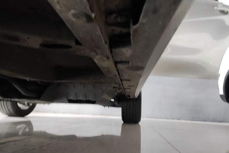 Used Roewe RX5 New Energy 2019 eRX5 50T 4G Connected Excellence Edition Left Side Sill
