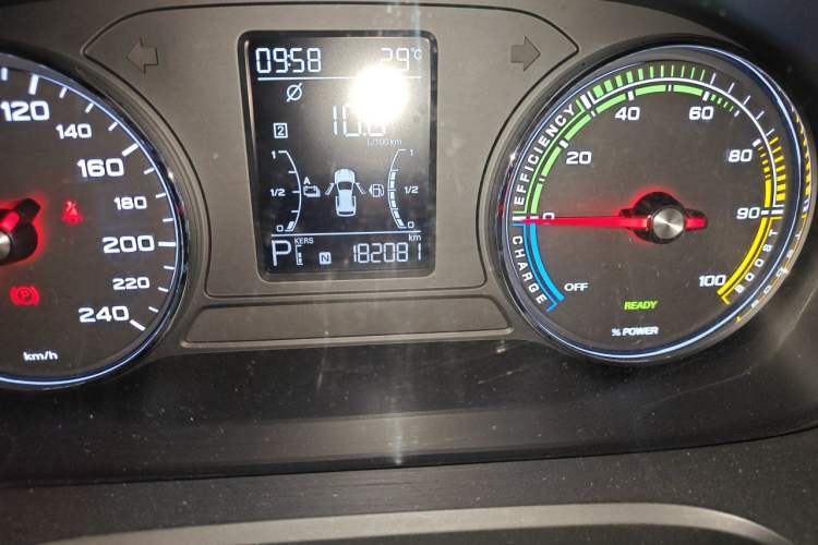 Used Roewe RX5 New Energy 2019 eRX5 50T 4G Connected Excellence Edition Odometer Close Up
