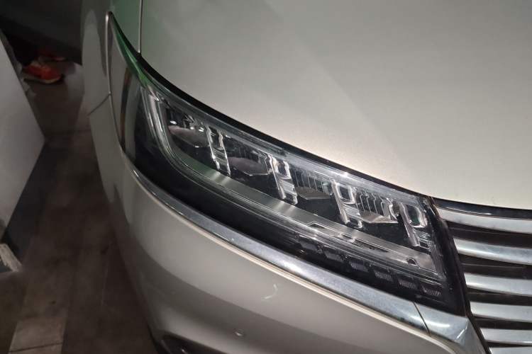 Used Roewe RX5 New Energy 2019 eRX5 50T Internet-Enhanced Flagship Edition Right Front Headlight