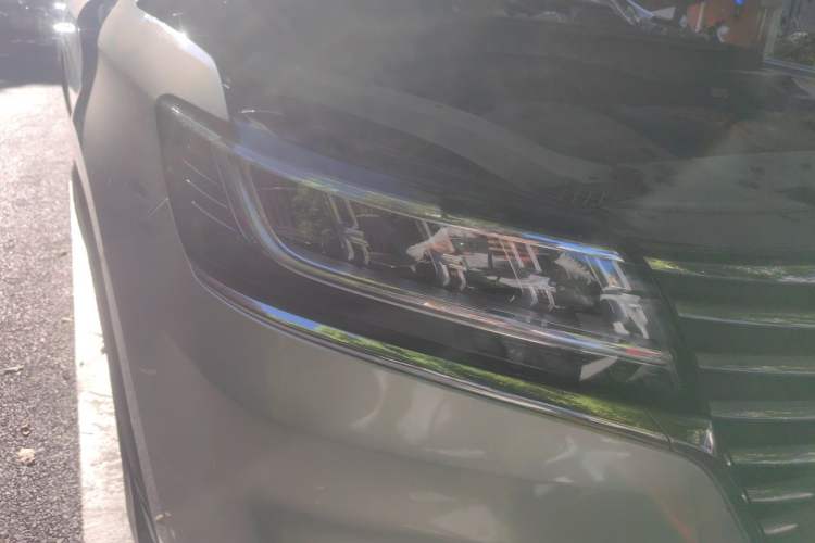 Used Roewe RX5 New Energy 2019 eRX5 50T 4G Connected Excellence Edition Right Front Headlight