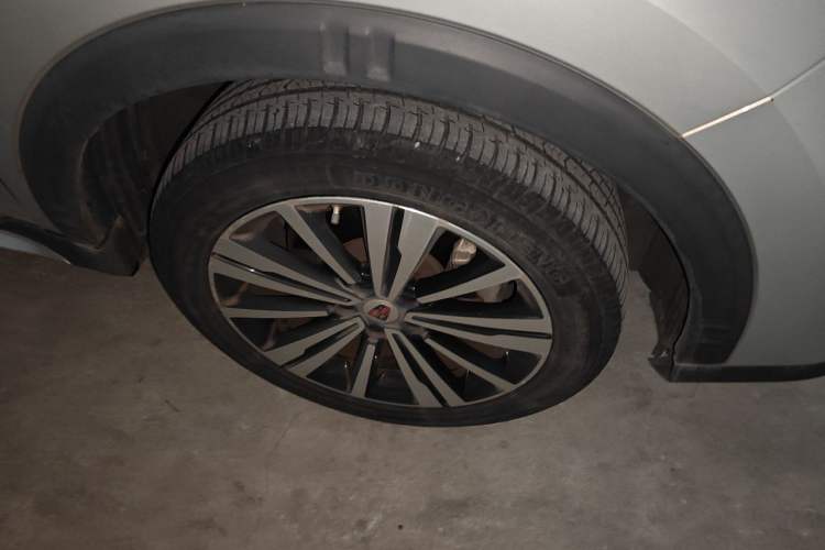 Used Roewe RX5 New Energy 2019 eRX5 50T 4G Connected Excellence Edition Right Front Wheel Hub