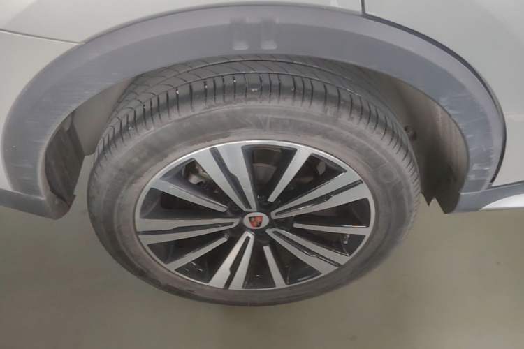 Used Roewe RX5 New Energy 2019 eRX5 50T Internet Superior Smart Edition Right Rear Wheel Hub