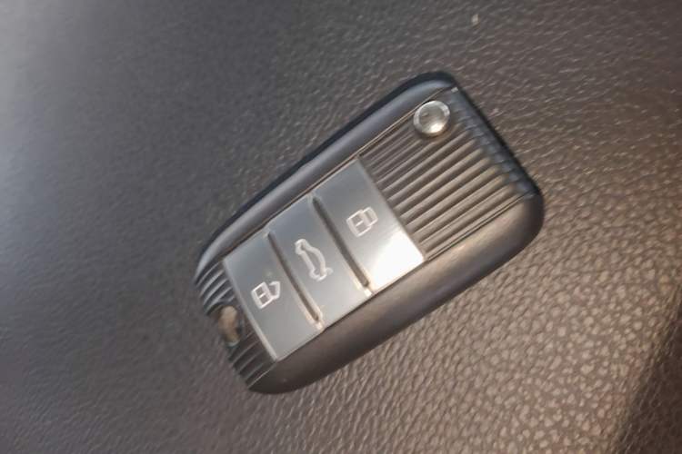 Used Roewe RX5 New Energy 2019 eRX5 50T Internet Superior Smart Edition Vehicle Key